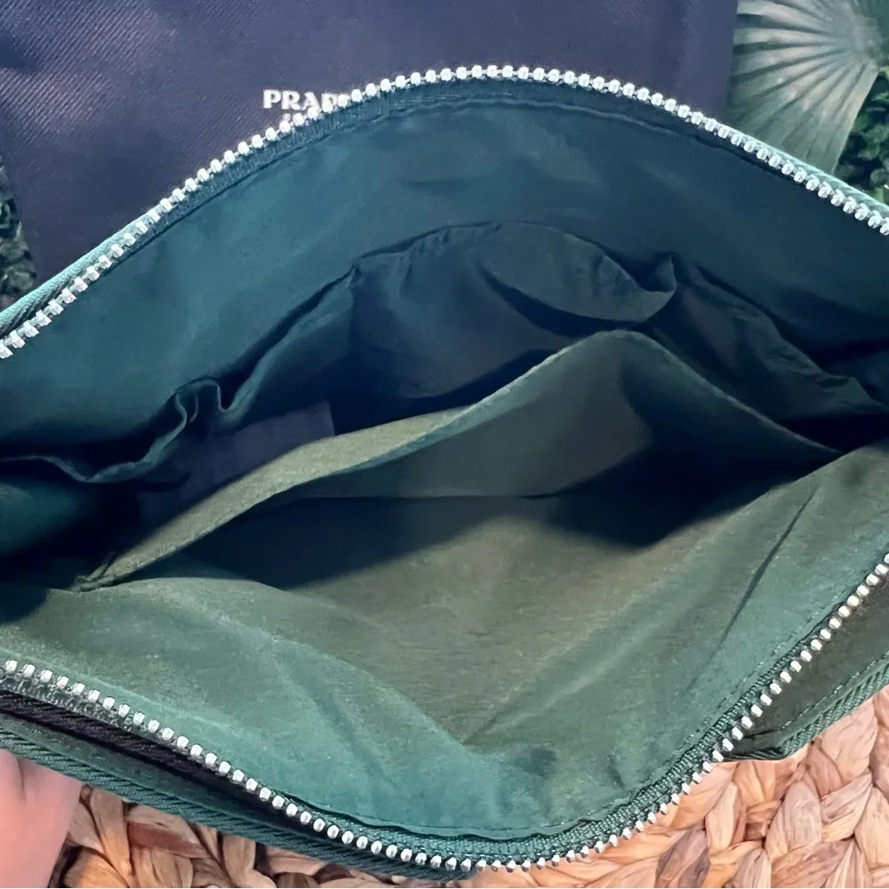 New Prada Beauty Gift Set | Paradoxe | Emerald Green Cosmetic Organizer | Travel - Picture 6 of 14